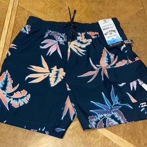 NWT!! Billabong Layback Boardshorts With Built In Bottle Opener Size Sma…